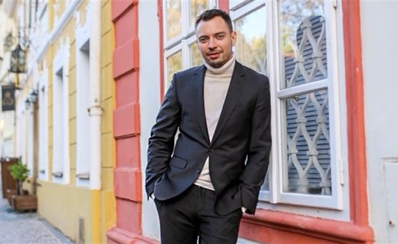 Чат в Telegram спас меня от нудного простоя в очереди за талоном на выборы. Как это сработало?