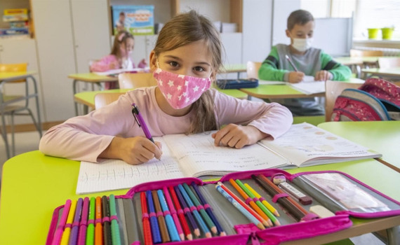 Дитина готується повернутися до школи. Розповідаємо, як подолати синдром розлуки