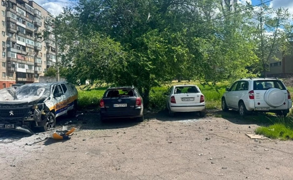 Це не була випадковість. Російський FPV-дрон вдарив по службовій автівці міськради — деталі