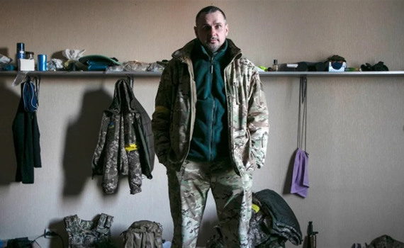 Бої в Авдіївці очима Олега Сенцова. Що розповів CNN режисер і військовий про важкі окопні битви