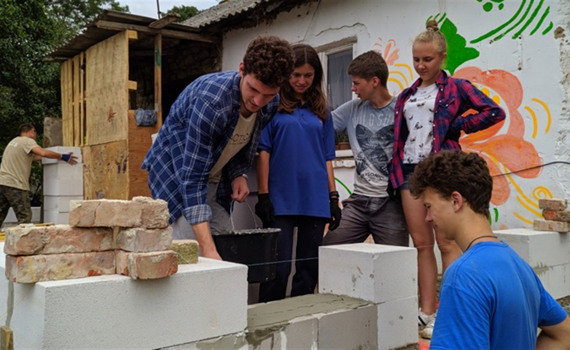 Що цього року збудують на Донеччині волонтери програми «Будуємо Україну разом». І як їм допомогти