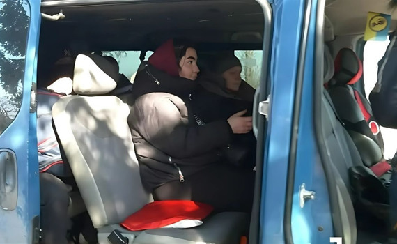 У нас тут війна за життя людей. Як волонтери рятують мешканців напівзруйнованого Покровська