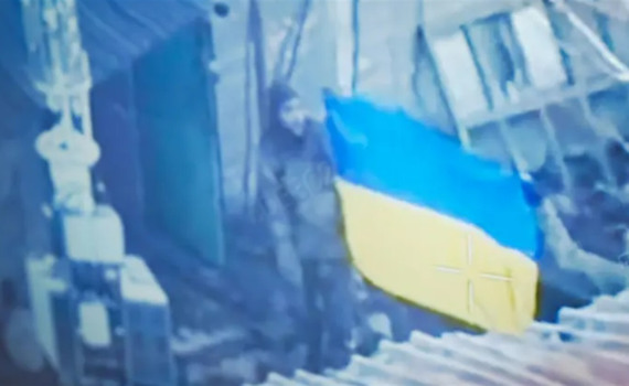 Путін каже, що "взяли" Покровськ, а ЗСУ піднімають там прапор. Репортаж ВВС про оборону міста