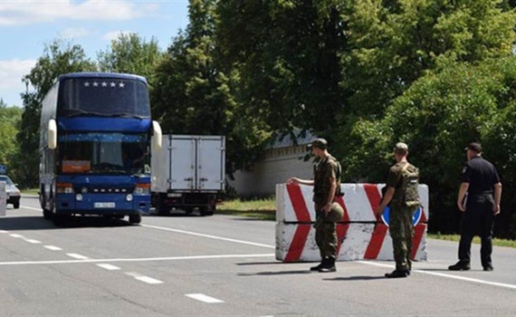 На работу должны пускать. Военные объяснили, кому все-таки можно въезжать на Донбасс