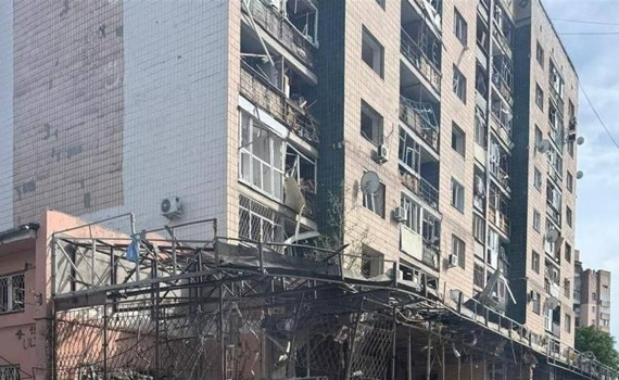 Армія РФ вдарила по будинках у Краматорську. Відомо про загиблих — деталі (оновлено)