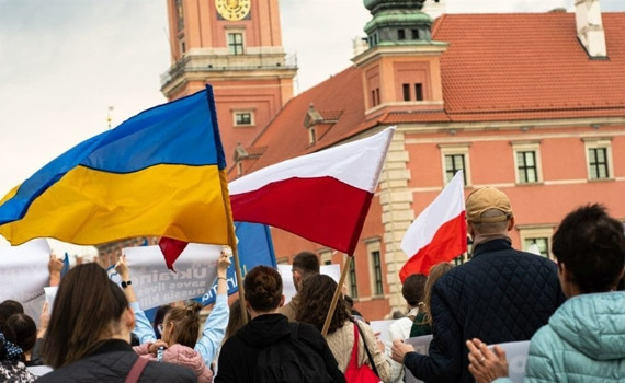 Статус біженців з України у Польщі прирівняють до рангу інших іноземців. Що відомо про зміни