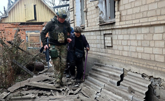 «Білі Янголи» евакуювали з Дружківки п'ятьох людей. Там ще залишаються близько 7 тисяч цивільних