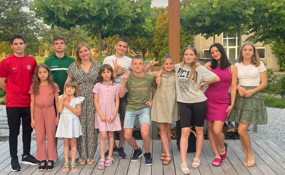 Я ризикнула і евакуювалася за кордон з 12 дітьми. Ми жили у Нідерландах, а зараз — в Америці