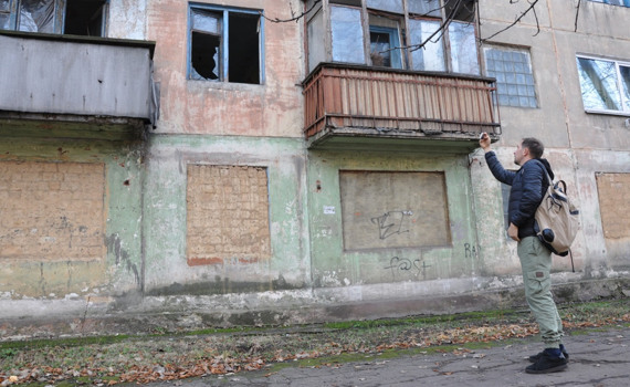 Застывший во времени Украинск: репортаж из города заколоченных окон и квартир