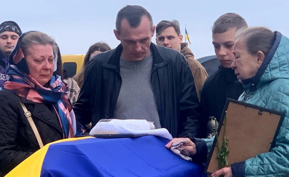 У Бучі перепоховали захисника, який загинув у боях під Горлівкою. Де можна вшанувати військового