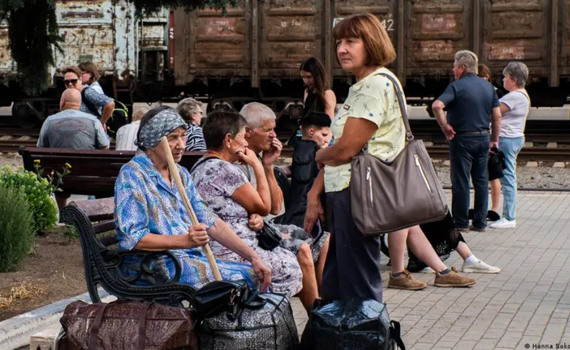 Віддати Донбас заради миру? Що думають люди, які там живуть