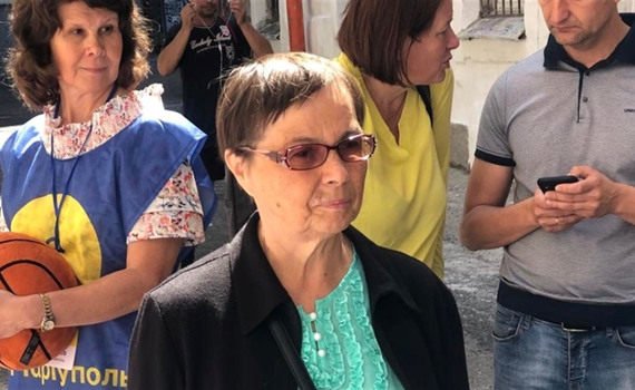 Я п’ять днів не могла поховати тіло свого сина. Він лежав просто під нашими вікнами в Маріуполі
