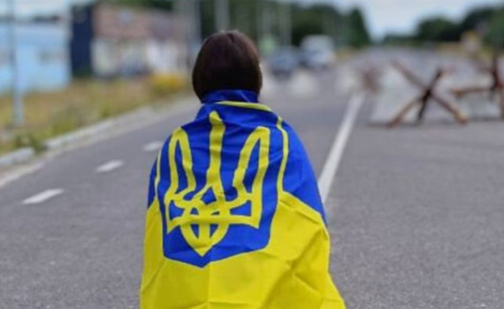 Україна спрощує механізм вʼїзду для молоді, яка хоче повернутися з окупації. Що про це варто знати