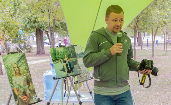 Це фотопроєкт "Свої незнайомці". Автори представили його на "Фестивалі думок" у Сєвєродонецьку