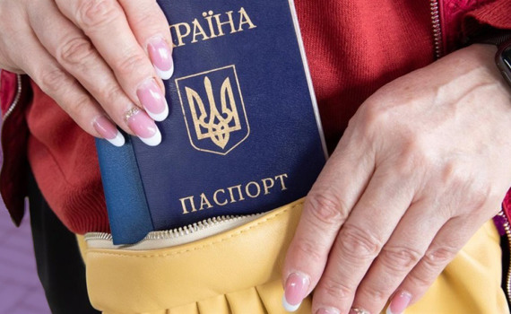 Примусова відмова від українського громадянства в окупації. Яка позиція влади — роз'яснює юристка