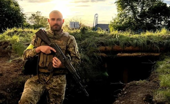 Людмила Шумаєва присвятила сину книгу. У ній — спогади побратимів про воїна з Краматорська “Шума”