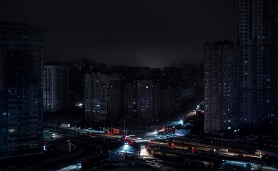 Що купити на випадок блекауту. 20+ речей для світла, тепла і зв'язку