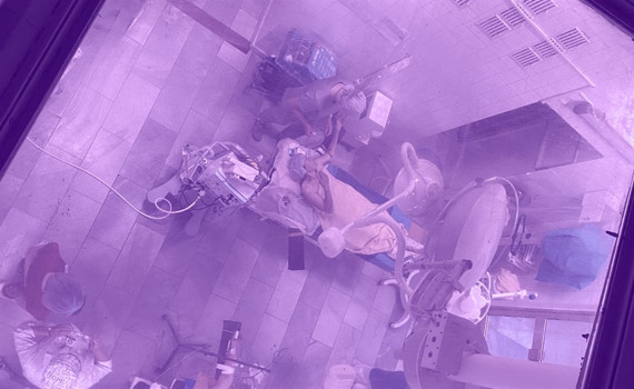 Я — інтерн в лікарні, куди привозять поранених українських бійців. Ми разом працюємо на перемогу