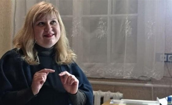 Ользі Кускевич з Бахмута безкоштовно встановили слуховий протез. До цього вона не чула 40 років