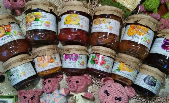 Костянтинівець Саргіс Арутюнян варить варення, яке замовляють на подарунки і подають у ресторанах