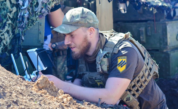 “Мій воїне, дякую, що кохав”. “Раннер” загинув у бункері “Азовсталі”, коли росіяни скинули авіабомбу