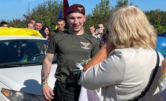 Змушували здирати каменем татуювання з тризубом. Мар’ян Касприк потрапив у полон під Попасною