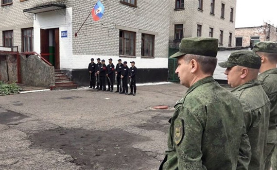 Передаем в 5 цитатах атмосферу в колониях на неподконтрольной территории 