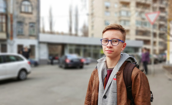 Школьник из Макеевки предлагает определять офсайд на поле, внедряя датчики в экипировку футболистов