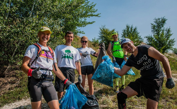 В Краматорске провели плоггин (это когда бег трусцой сочетается со сбором мусора)
