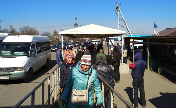 КПВВ на Донбассе начинают работу. Объясняем, какие откроют первыми и кого будут пропускать