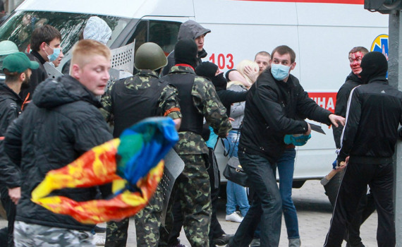 Это шесть снимков Ваганова из альбома «Летопись российско-украинской войны». Вот их история
