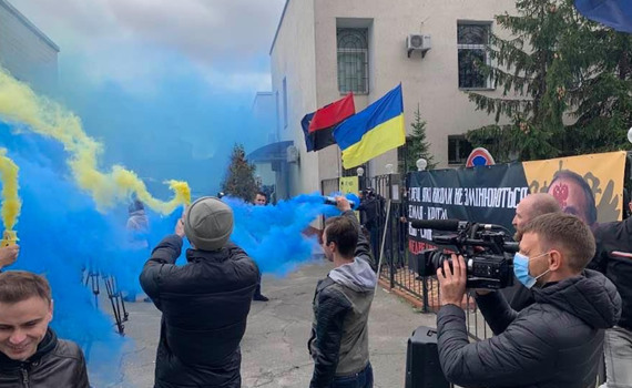 Ефект Стрейзанд: як вихідці з Донеччини протестують проти заборони книги «Справа Василя Стуса»