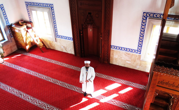 Это мариупольская мечеть Сулеймана Великолепного и Роксоланы. Вот как здесь все устроено