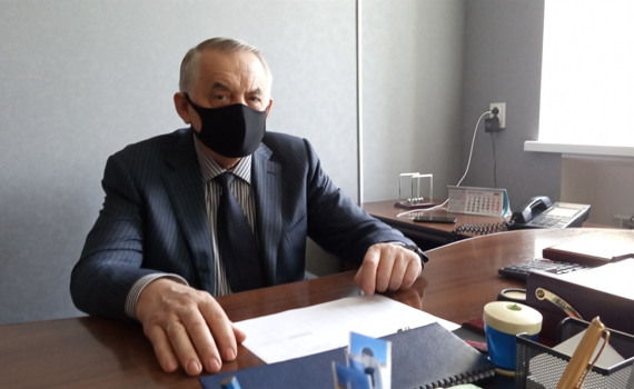 Владимир Степанов 18 лет возглавляет больницу в Славянске. Что он думает о работе сына-министра