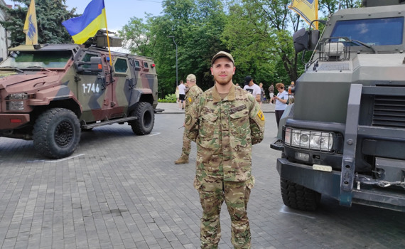 Про таку техніку могли лише мріяти. Боєць "Азова" згадує звільнення Маріуполя і трансформацію міста