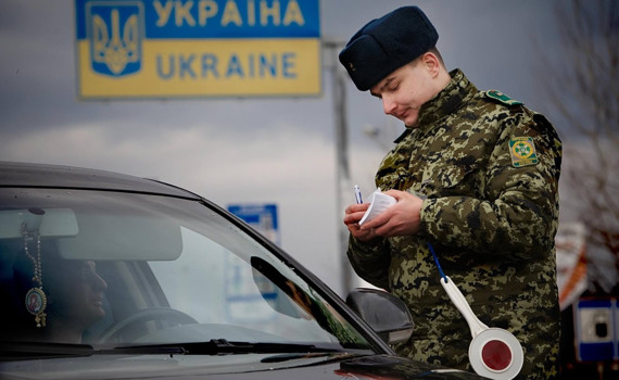 Чем докажешь. Что не так с отменой штрафов за выезд с оккупированных территорий через Россию