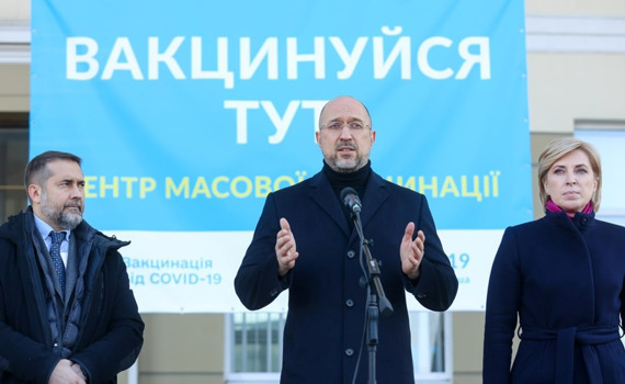 Шмыгаль и Верещук приехали в Северодонецк с речью. 5 очевидных фактов за 10 минут брифинга