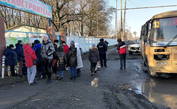 Жителей Дебальцево и Углегорска вывезли в лагерь под Таганрогом. Здесь их не ждали