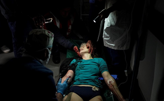 Я намагався врятувати життя одних та кінцівки інших. Хірург про виклики блокадного Маріуполя