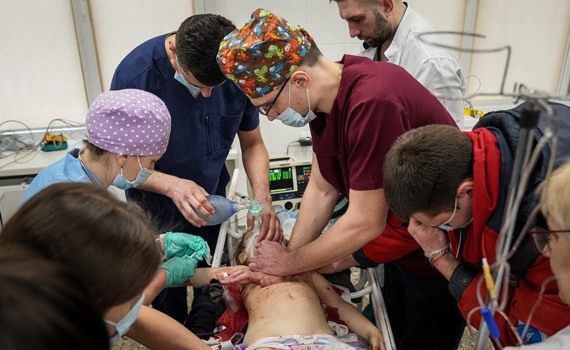 The story of how doctors saved people without water and electricity. A scrub nurse’s monologue