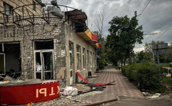 Ситуация в Луганской области ухудшается. Дорога жизни в огне, а школу-интернат в Горском обстреляли