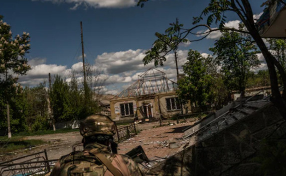 Марьинка укрыта пеплом. Россия сожгла её фосфорными боеприпасами