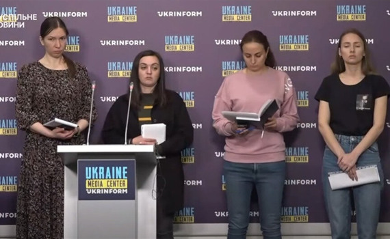 Вихід героїв з "Азовсталі" — не кінець. Дружини захисників закликають продовжувати боротися