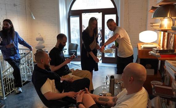 У наш простір Sneaker Mate влучила російська ракета. Ми не здаємося — і відкрили новий у Львові