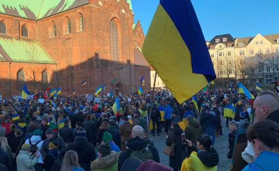 Ми евакуювалися зі сходу до Польщі. Ось наш досвід, як волонтери та держава допомагають українцям