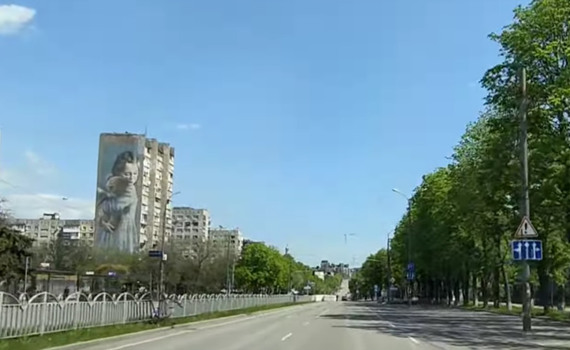 Анна с мужем выехала из Мариуполя в Грузию через Россию. Свой путь она показала на YouTube-канале