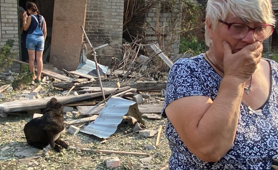Двое детей из Славянска остались сиротами. Родители погибли от российского снаряда
