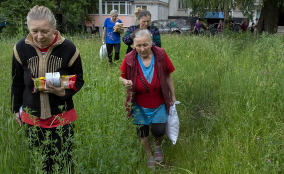 Це як ніж у серце. Що думають мешканці Лисичанська про тих, хто радісно зустрічає окупантів