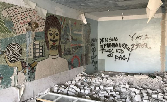 Пропагандисти показали "ждунів" Росії в Лисичанську. Ось, що ми відчуваємо, коли дивимося ці відео