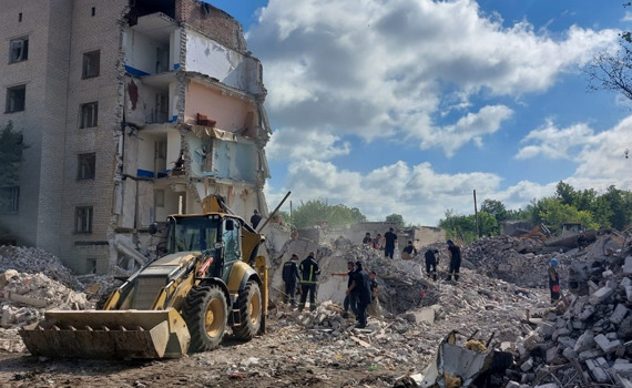 Рятівники розібрали 445 тонн завалів в Часів Ярі. Загиблих вже 47. Деталі масштабної трагедії